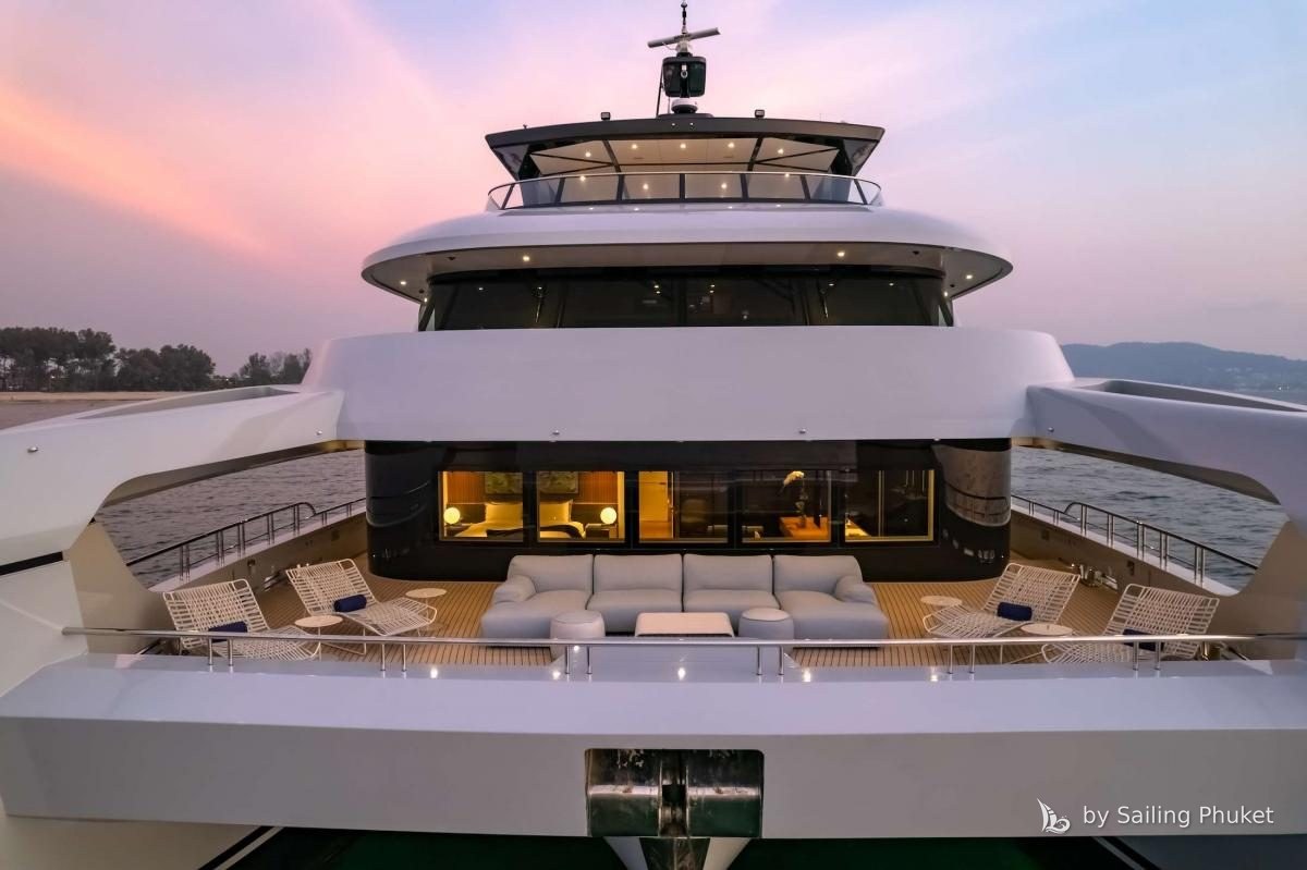 118ft Spacecat Yacht - VIP yacht charter in Phuket