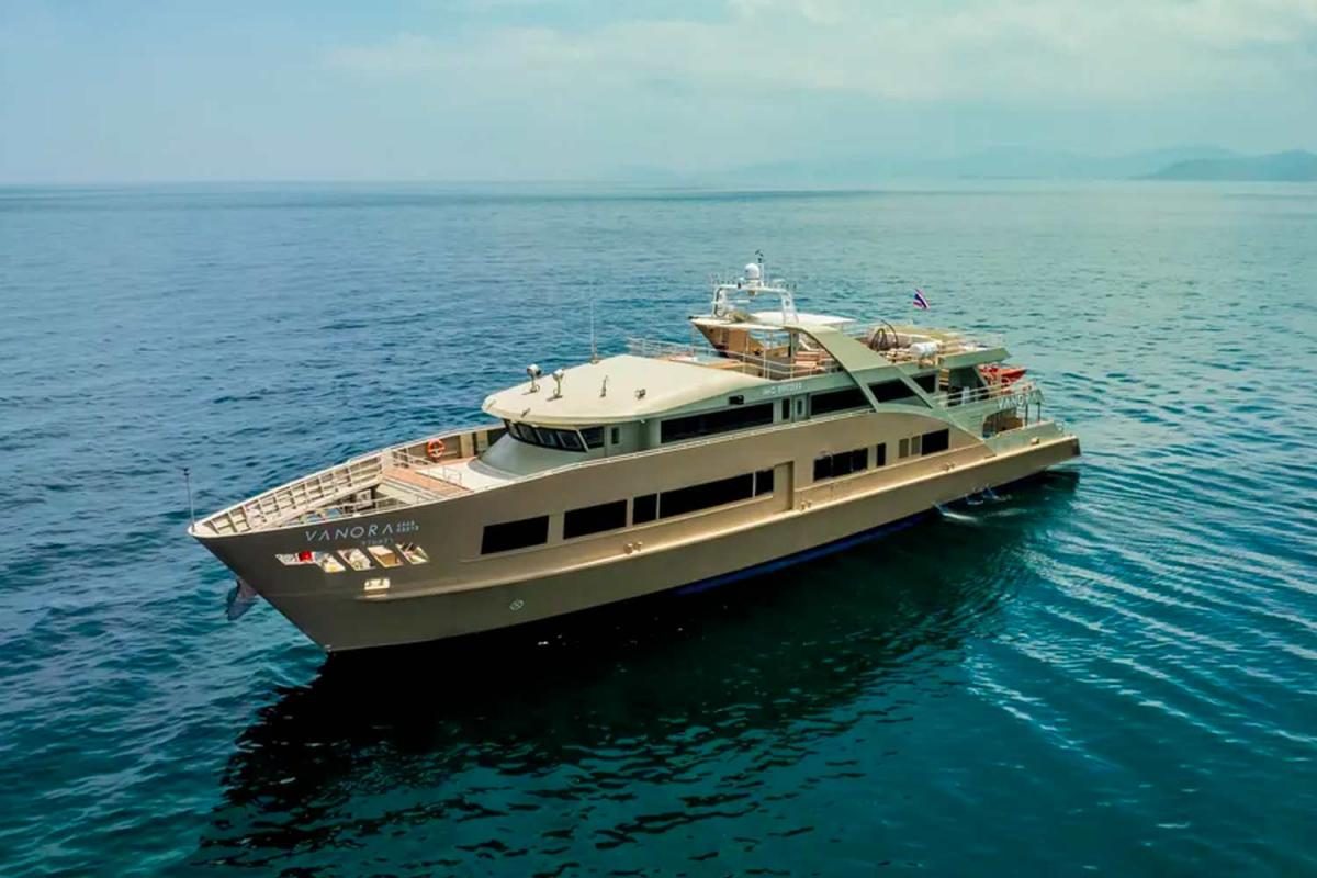170ft Liveaboard Yacht - private superyacht charter in Phuket