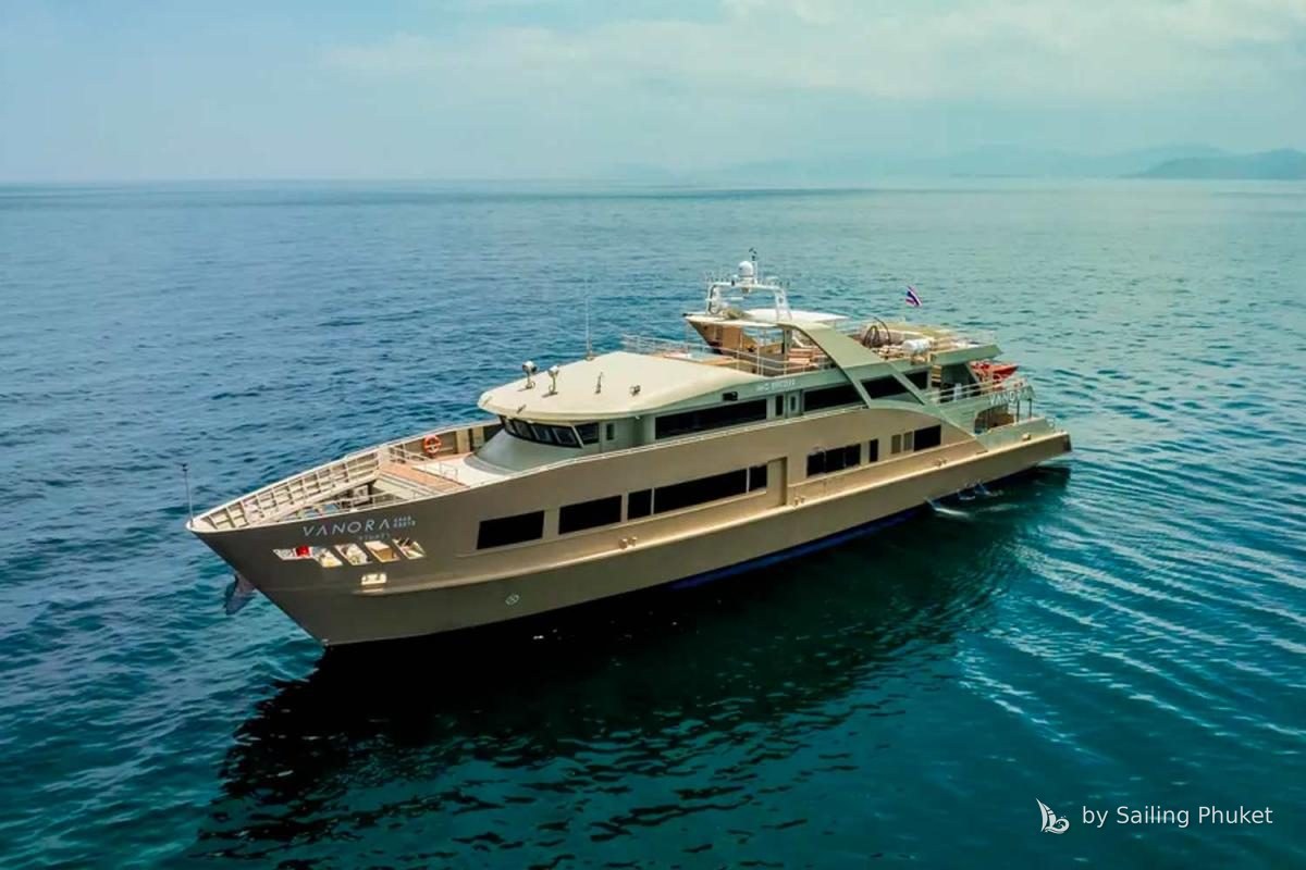 170ft Liveaboard Yacht - VIP yacht charter in Phuket