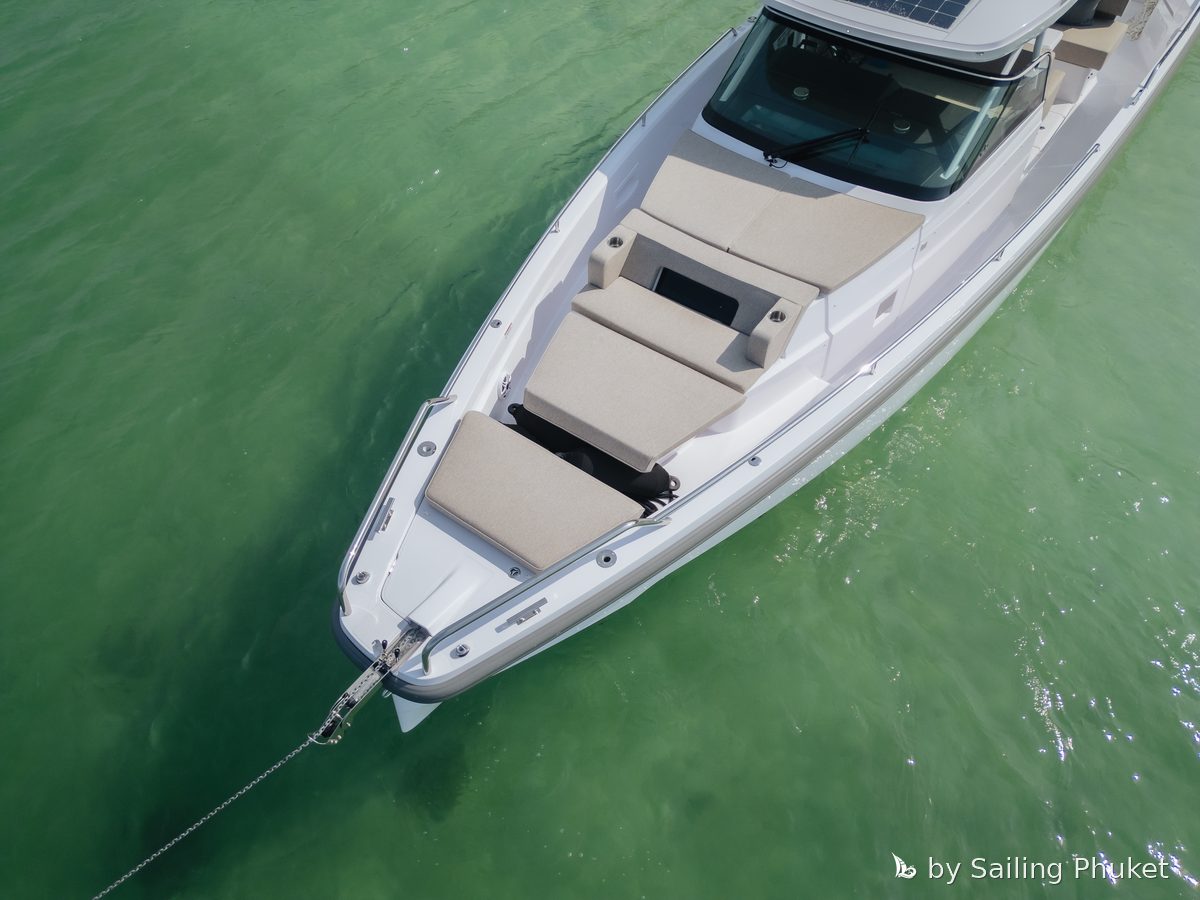 Axopar 37 LILA - VIP yacht charter in Phuket