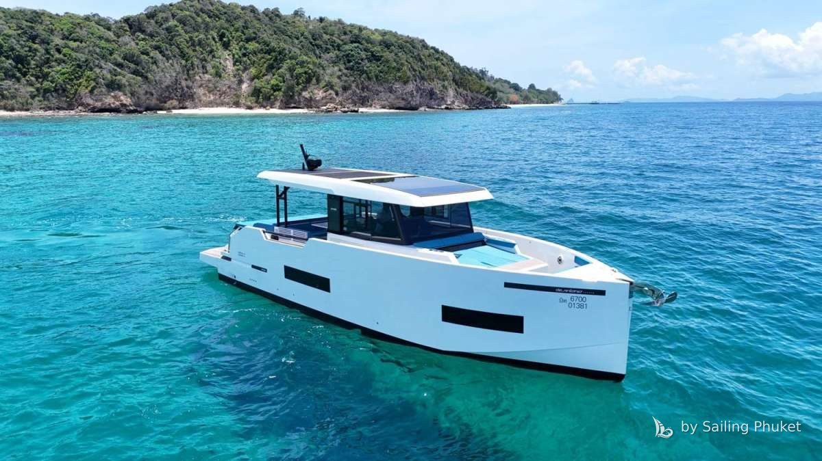 De Antonio 50ft - VIP yacht charter in Phuket