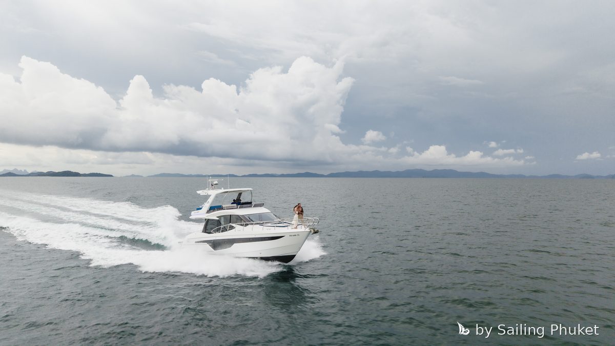 Galeon 500 Fly on a private charter around Phuket's islands