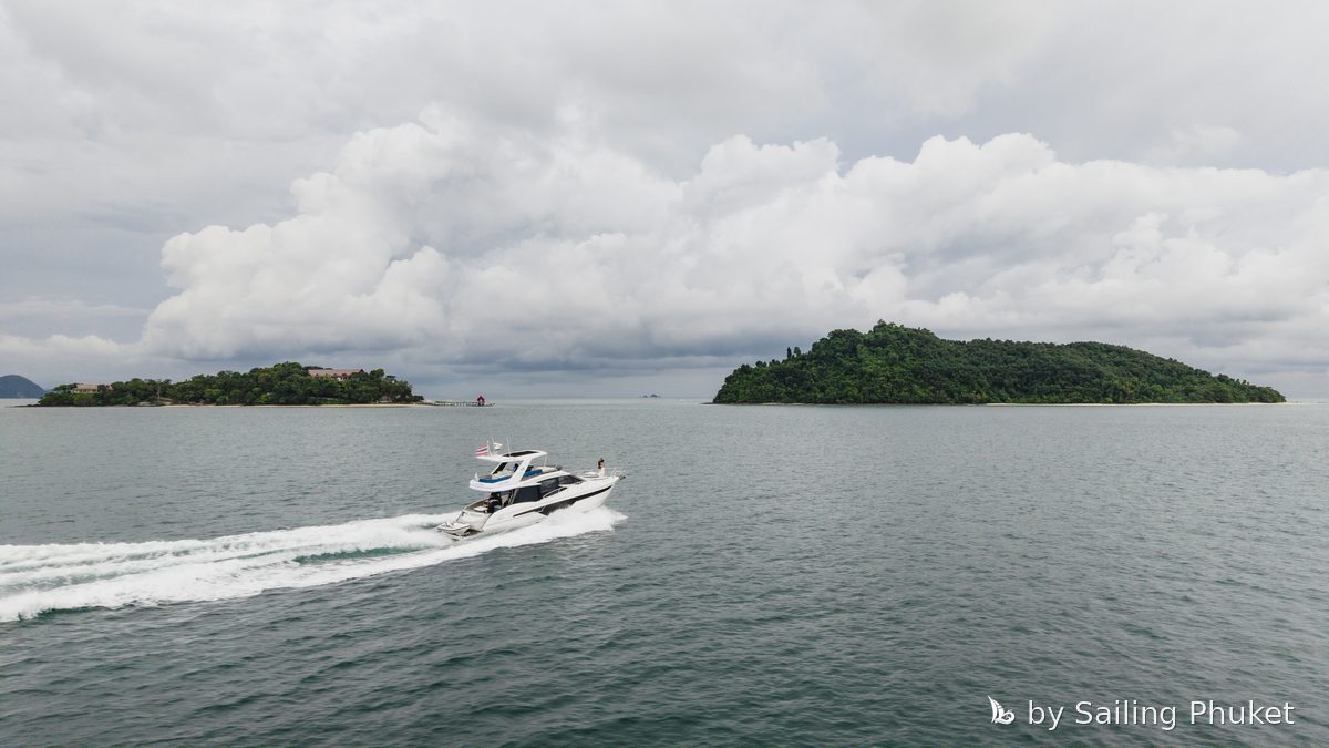 Galeon 500 Fly on a private charter around Phuket's islands