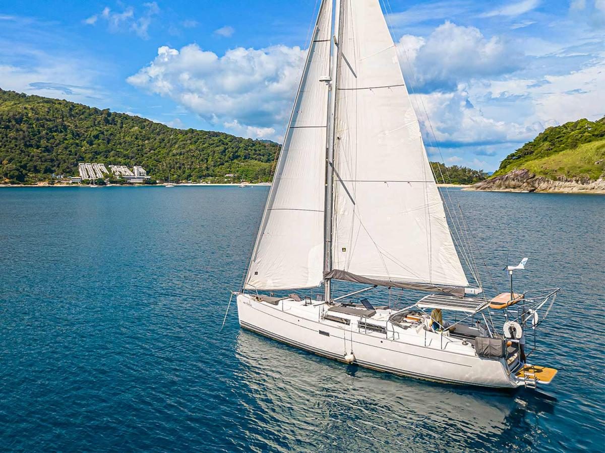 Hanse 43ft - private sailing yacht charter in Phuket
