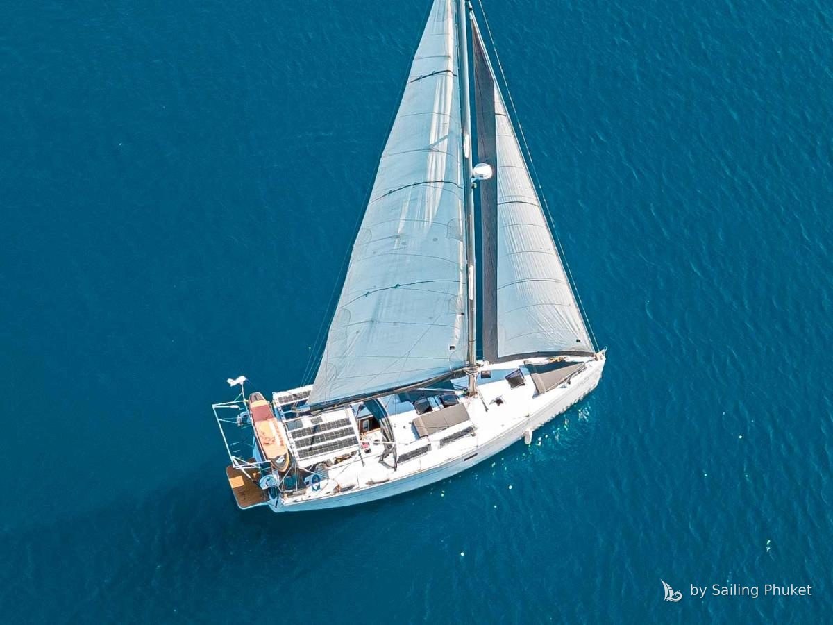 Hanse 43ft on a private charter around Phuket's islands