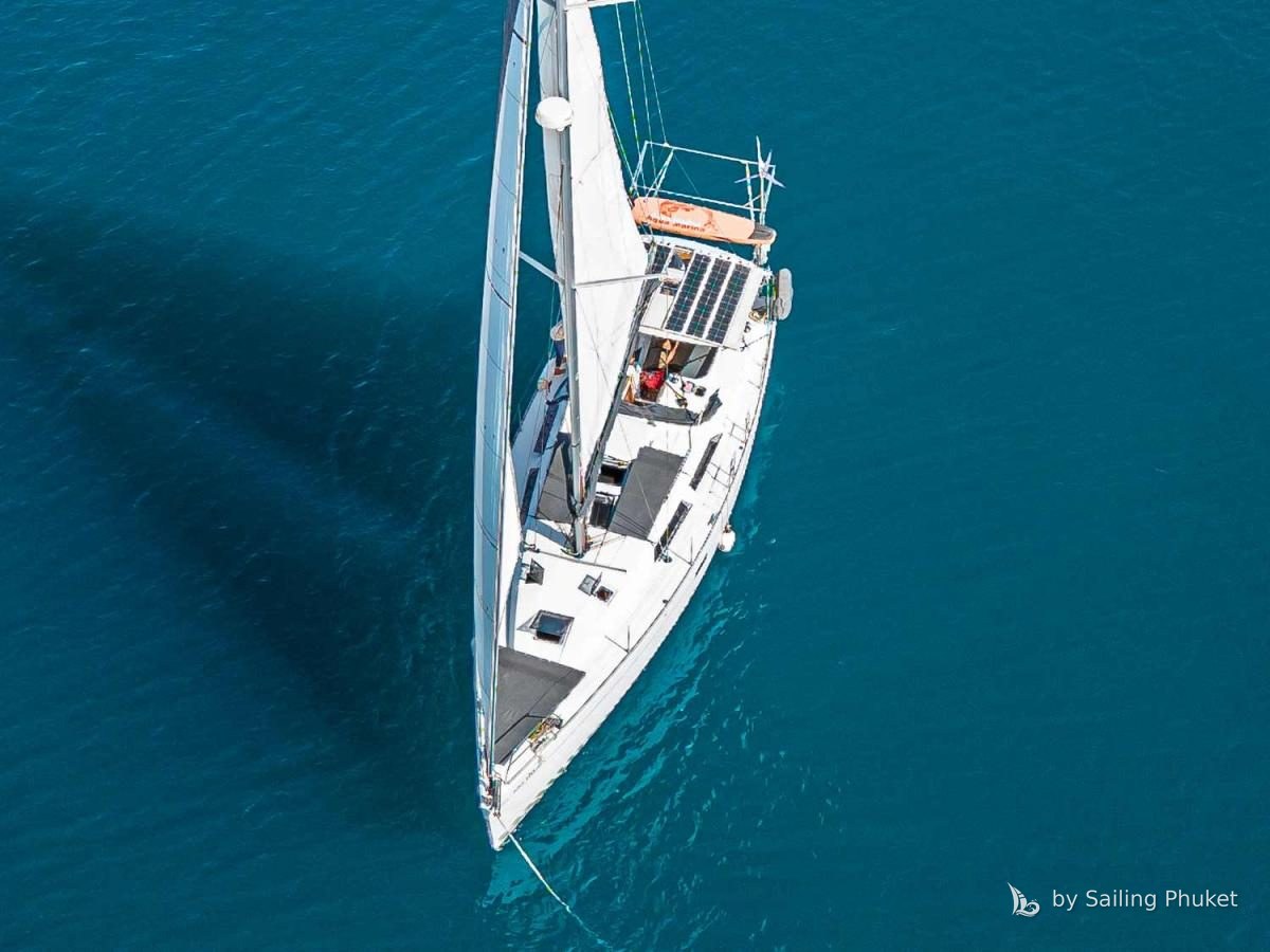 Hanse 43ft on a private charter around Phuket's islands