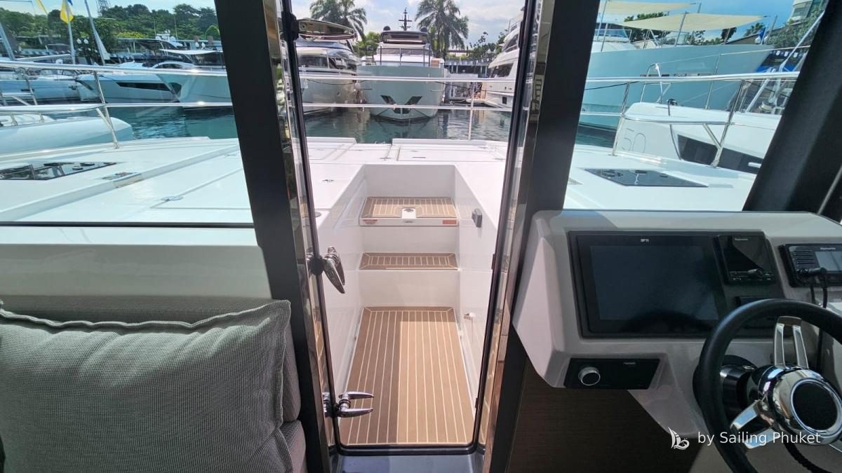 Leopard 40ft on a private charter around Phuket's islands