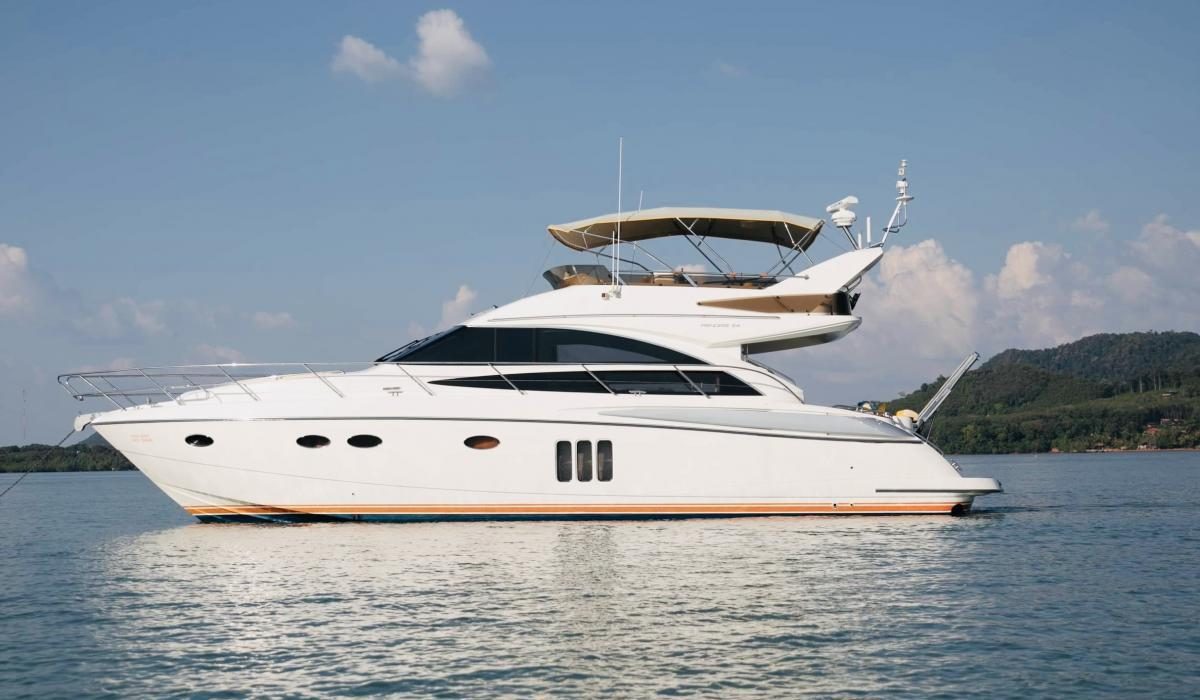 Princess 54ft - private motor yacht charter in Phuket
