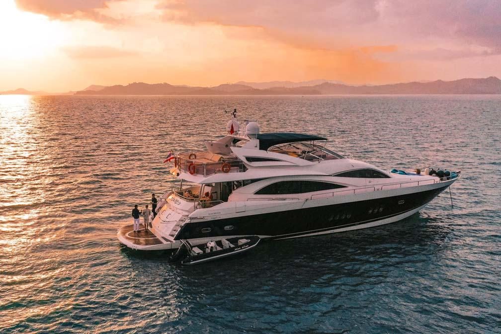 Sunseeker 90ft - private superyacht charter in Phuket