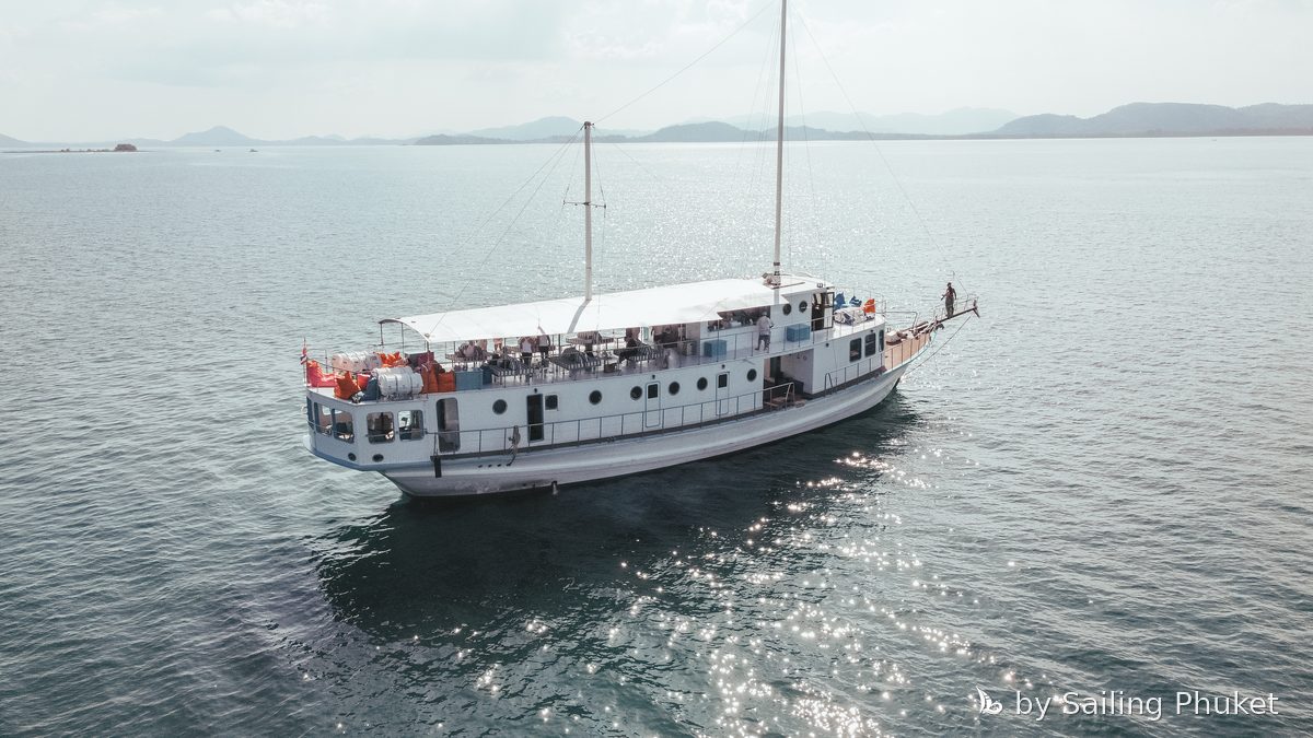 Taipan Yacht 130ft (Le Saint Tropez) - private party yacht charter in Phuket