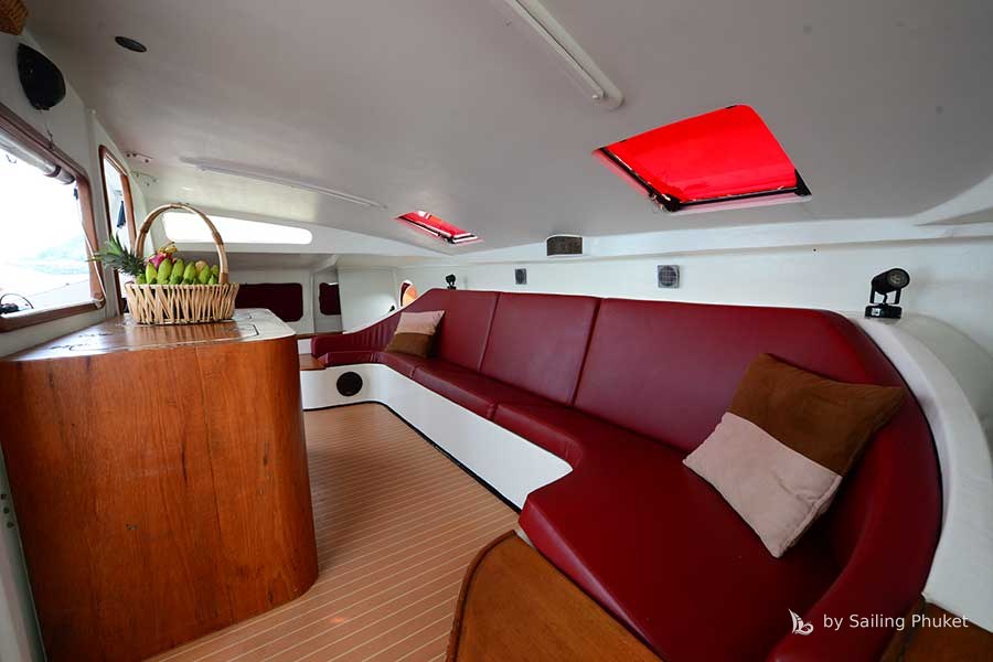 Full Steam saloon with red cushions